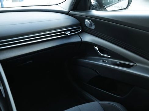 Used 2023 Hyundai Elantra SE image 25