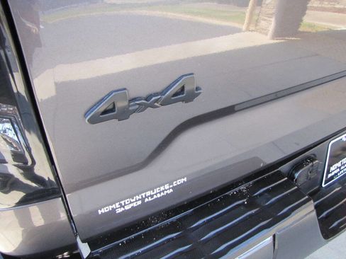 Used 2016 Toyota Tundra SR5 w/ SR5 Upgrade Package image 32