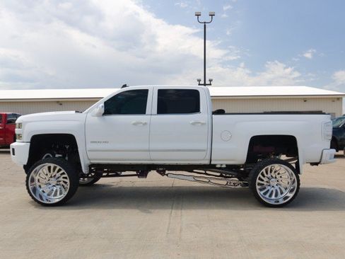 Used 2015 Chevrolet Silverado 2500 LTZ w/ Duramax Plus Package AWD/4WD image 3