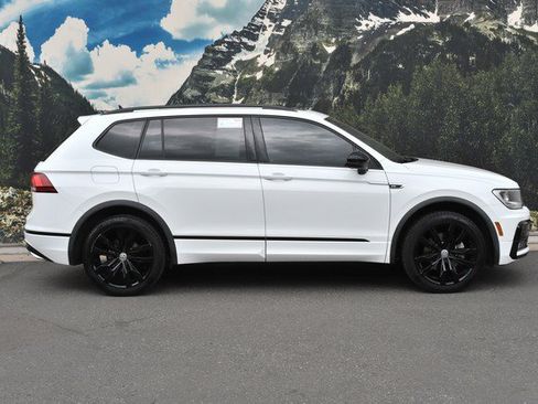 Used 2021 Volkswagen Tiguan SE R-Line AWD/4WD image 2