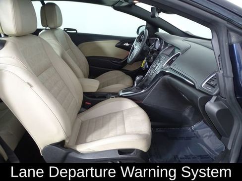 Used 2019 Buick Cascada Premium image 14