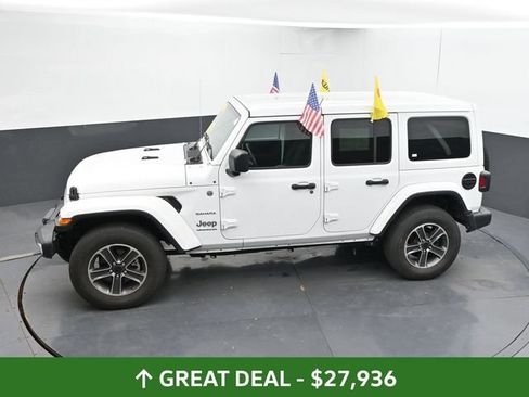 Used 2023 Jeep Wrangler Unlimited Sahara AWD/4WD image 41