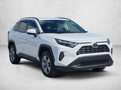 Used 2025 Toyota RAV4 XLE image 3