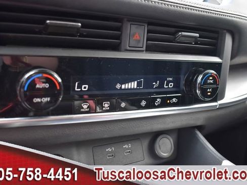 Used 2024 Nissan Rogue SV FWD image 35
