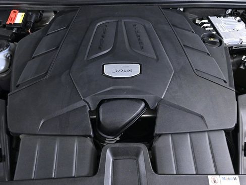 Certified 2020 Porsche Cayenne image 25