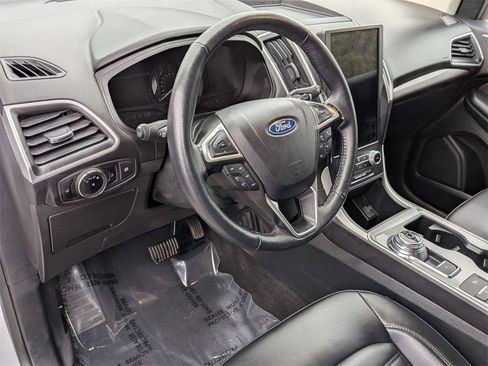 Used 2024 Ford Edge SEL image 11
