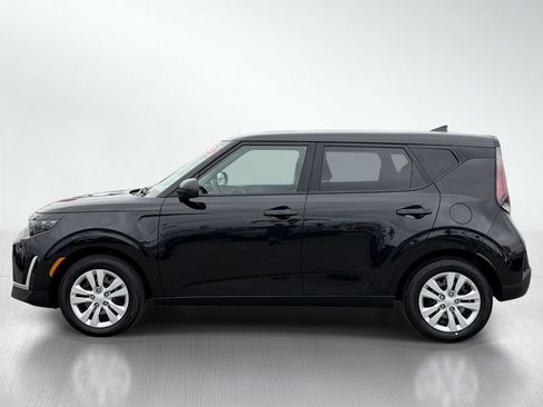 Used 2025 Kia Soul LX FWD image 10