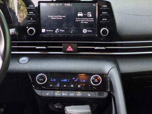 Used 2021 Hyundai Elantra SEL w/ Convenience Package FWD image 10