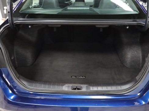 Used 2024 Nissan Altima 2.5 SR FWD image 19