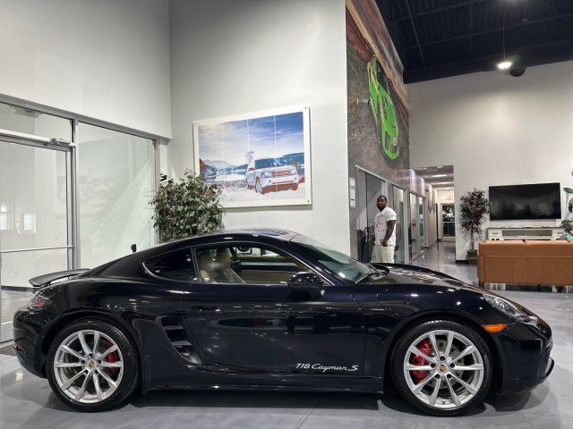 Used 2018 Porsche 718 Cayman S RWD image 25