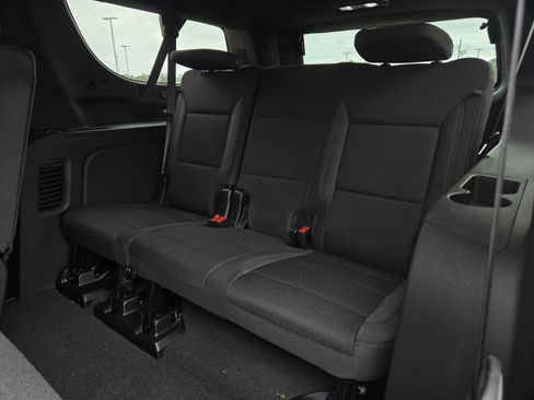 New 2026 Chevrolet Suburban LS RWD image 17