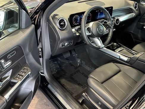 Certified 2026 Mercedes-Benz GLB 250 4MATIC image 11