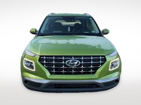 Used 2020 Hyundai Venue SEL w/ Convenience + Premium Package image 3