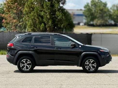 Used 2015 Jeep Cherokee Trailhawk AWD/4WD image 7