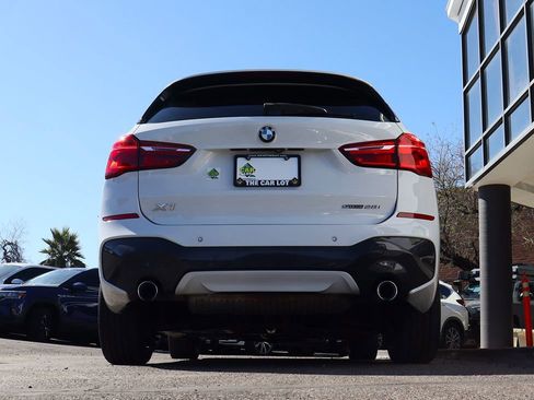 Used 2022 BMW X1 sDrive28i w/ M Sport Package image 12