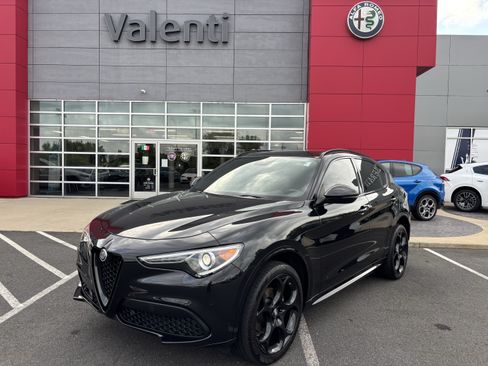 Used 2023 Alfa Romeo Stelvio Estrema AWD/4WD image 1