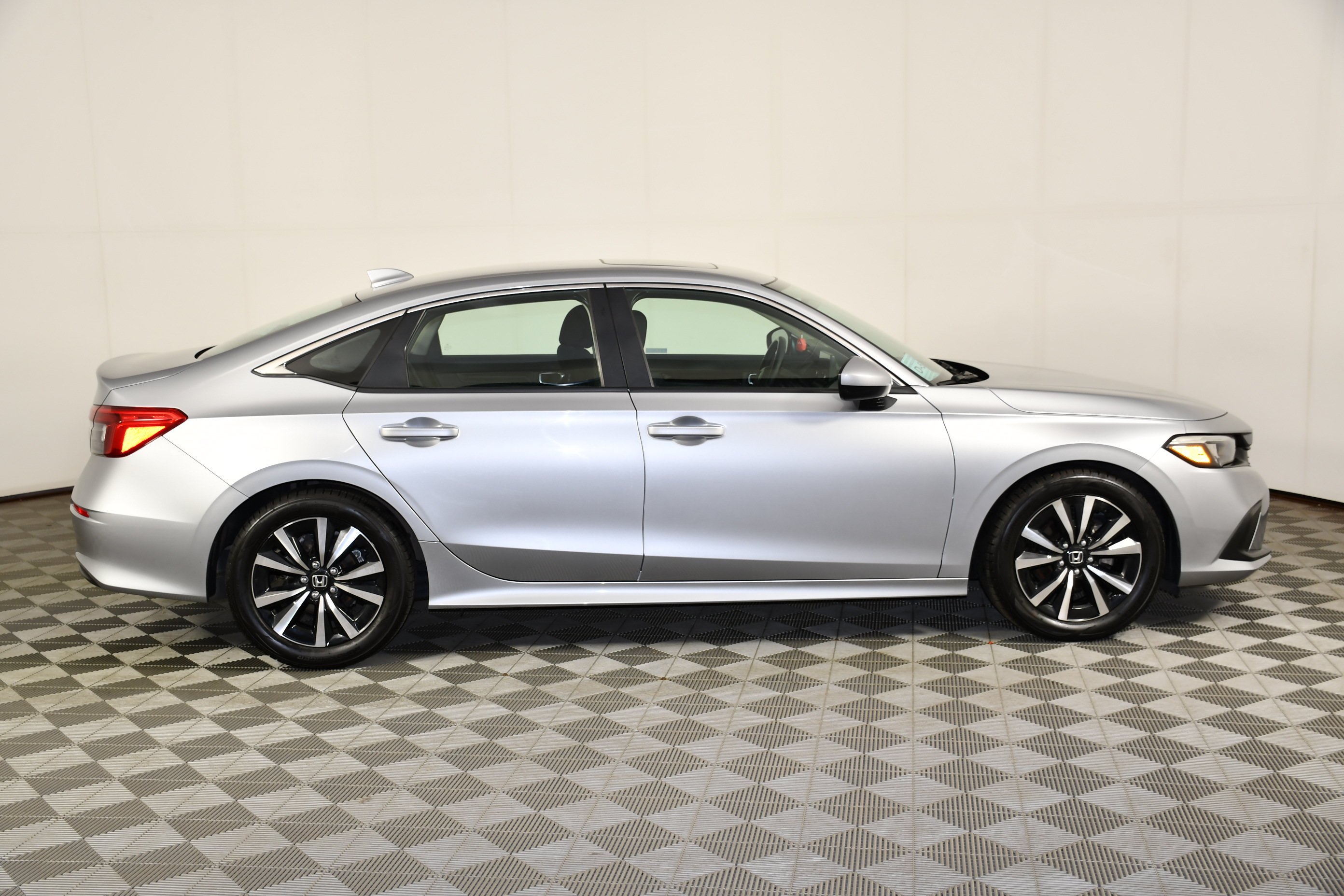 Certified 2023 Honda Civic EX image 4