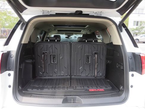 Used 2019 GMC Acadia Denali w/ Technology Package AWD/4WD image 26