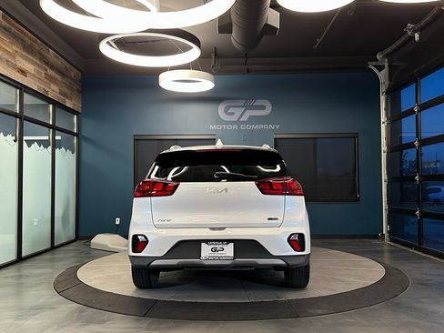 Used 2022 Kia Niro LXS image 4