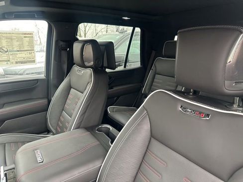New 2025 GMC Yukon AT4 Ultimate image 17