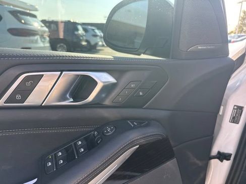 Used 2024 BMW X5 xDrive40i w/ Premium Package AWD/4WD image 13