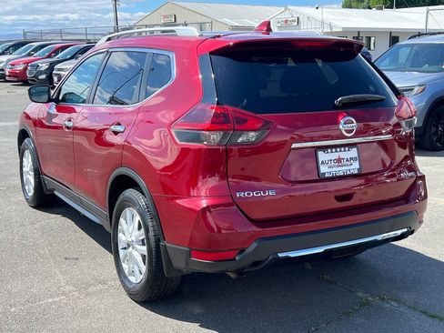 Used 2018 Nissan Rogue SV AWD/4WD image 3