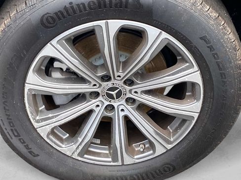 Used 2025 Mercedes-Benz GLC 300 4MATIC image 28