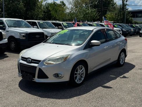 Used 2012 Ford Focus SE FWD image 2