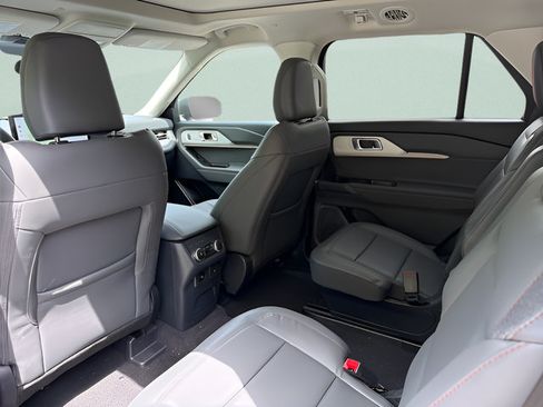 New 2026 Ford Explorer Active w/ Active Comfort Package AWD/4WD image 5