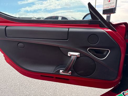 Used 2015 Alfa Romeo 4C Launch Edition w/ Convenience Group RWD image 21