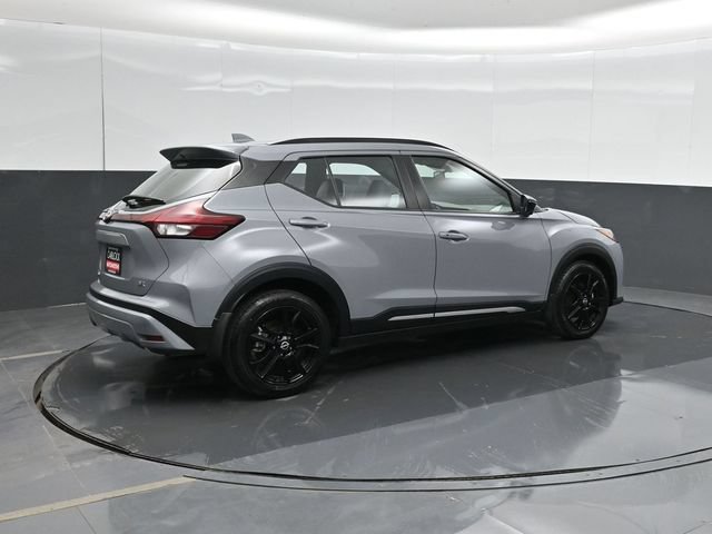 Used 2024 Nissan Kicks SR w/ SR Premium Package FWD image 3