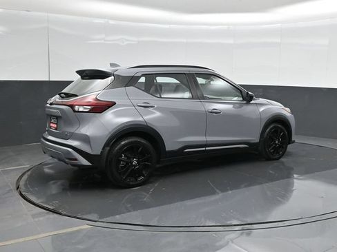 Used 2024 Nissan Kicks SR w/ SR Premium Package FWD image 3
