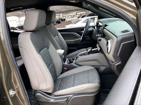 Used 2024 Chevrolet Colorado ZR2 w/ Technology Package image 9