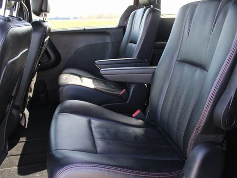 Used 2019 Dodge Grand Caravan GT image 21