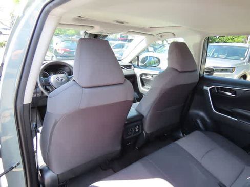 Used 2019 Toyota RAV4 XLE w/ Convenience Package AWD/4WD image 15