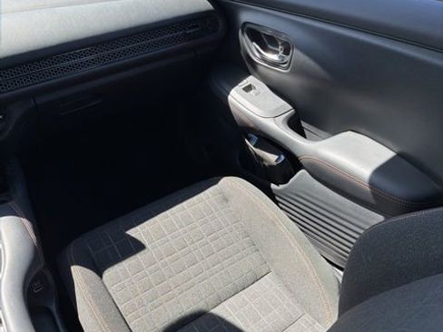 Used 2023 Honda HR-V Sport image 10