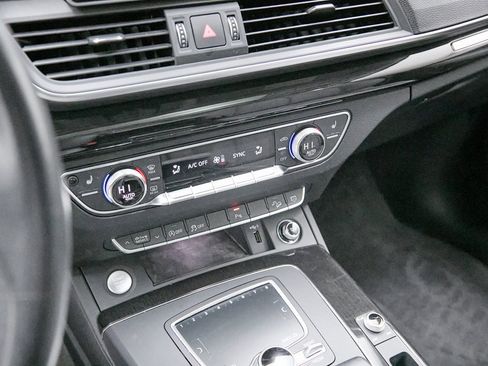 Used 2018 Audi Q5 2.0T Premium Plus w/ Premium Plus Package image 16