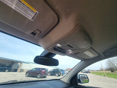 Used 2019 GMC Acadia Denali image 23