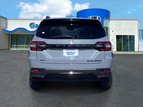 New 2026 Honda Pilot Black Edition image 5