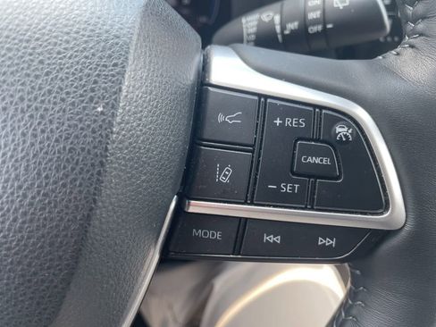 Used 2024 Toyota Highlander Limited AWD/4WD image 19