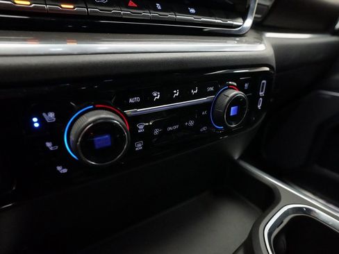 Certified 2023 Chevrolet Silverado 1500 High Country w/ Technology Package image 19