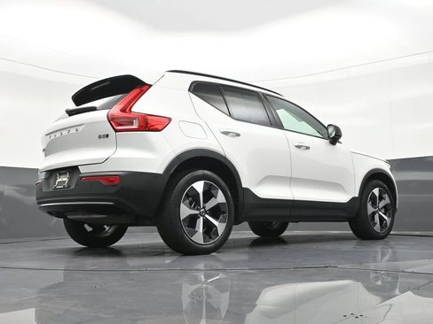 Used 2024 Volvo XC40 B5 Plus w/ Climate Package AWD/4WD image 30