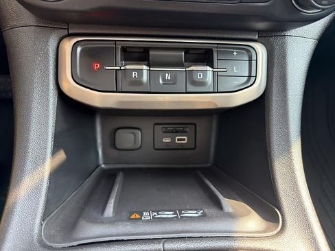 Used 2020 GMC Acadia Denali w/ Denali Ultimate Package AWD/4WD image 31