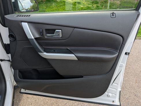 Used 2013 Ford Edge Limited image 33