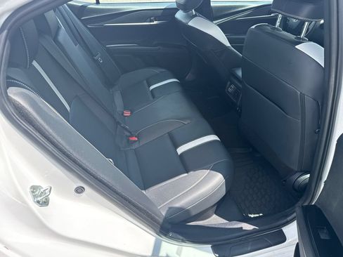 Used 2025 Toyota Camry SE FWD image 15