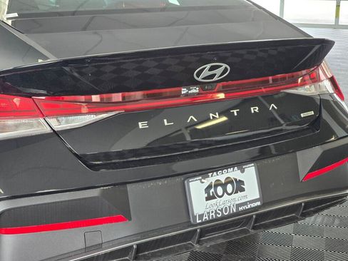 New 2026 Hyundai Elantra SEL FWD image 11