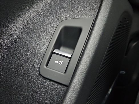 New 2026 Audi Q8 Premium Plus image 17