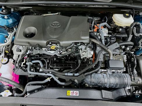 Used 2025 Toyota Camry SE w/ Convenience Package FWD image 29
