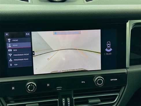 Used 2023 Porsche Macan Turbo image 15