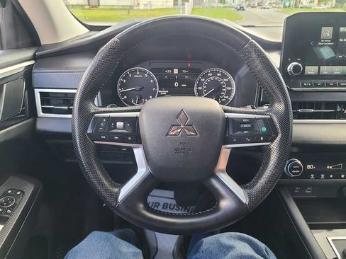 Used 2023 Mitsubishi Outlander SE AWD/4WD image 31